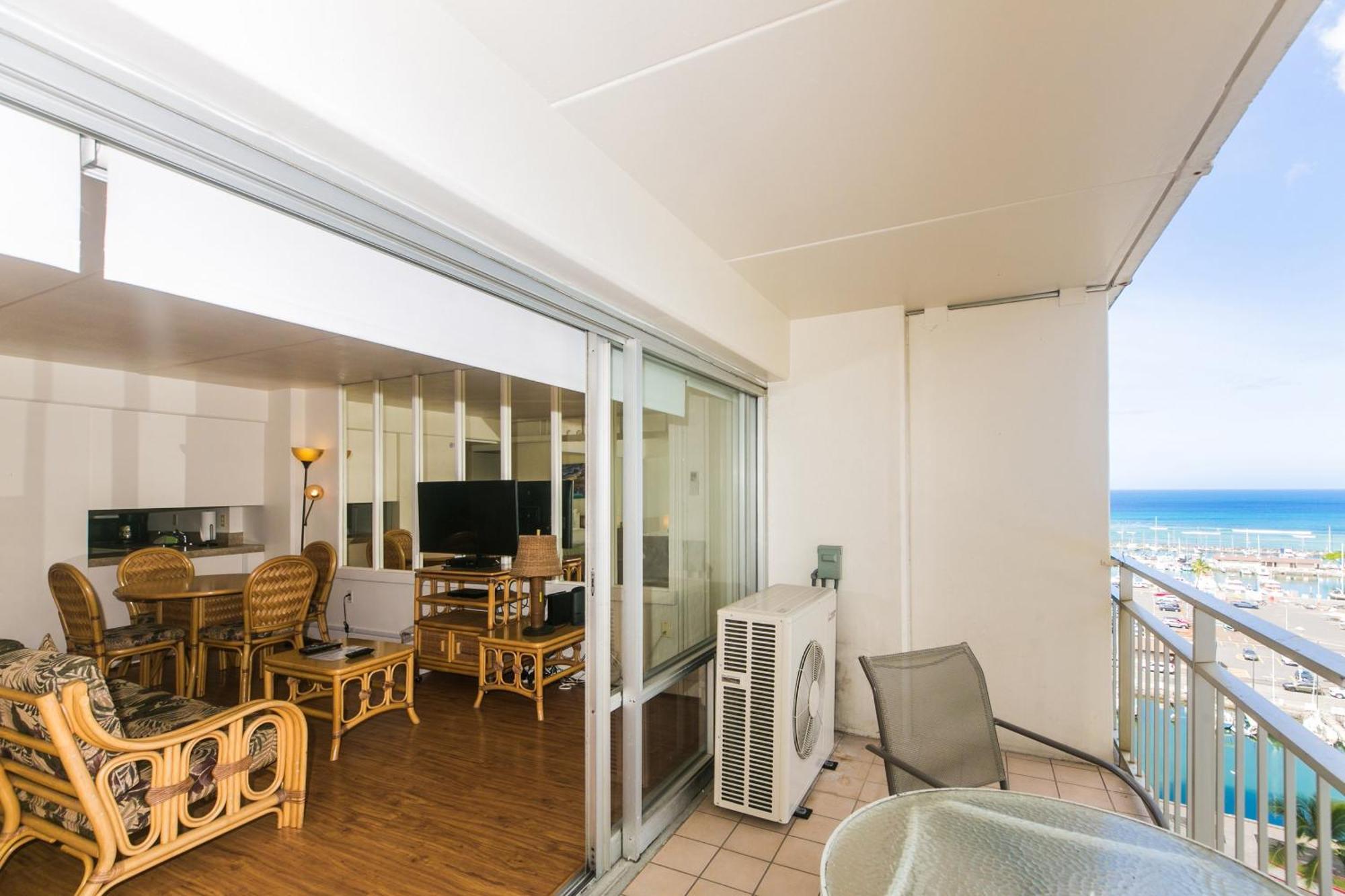 Ferienwohnung Ilikai Tower 1127 Yacht Harbor View 1BR Honolulu Exterior foto